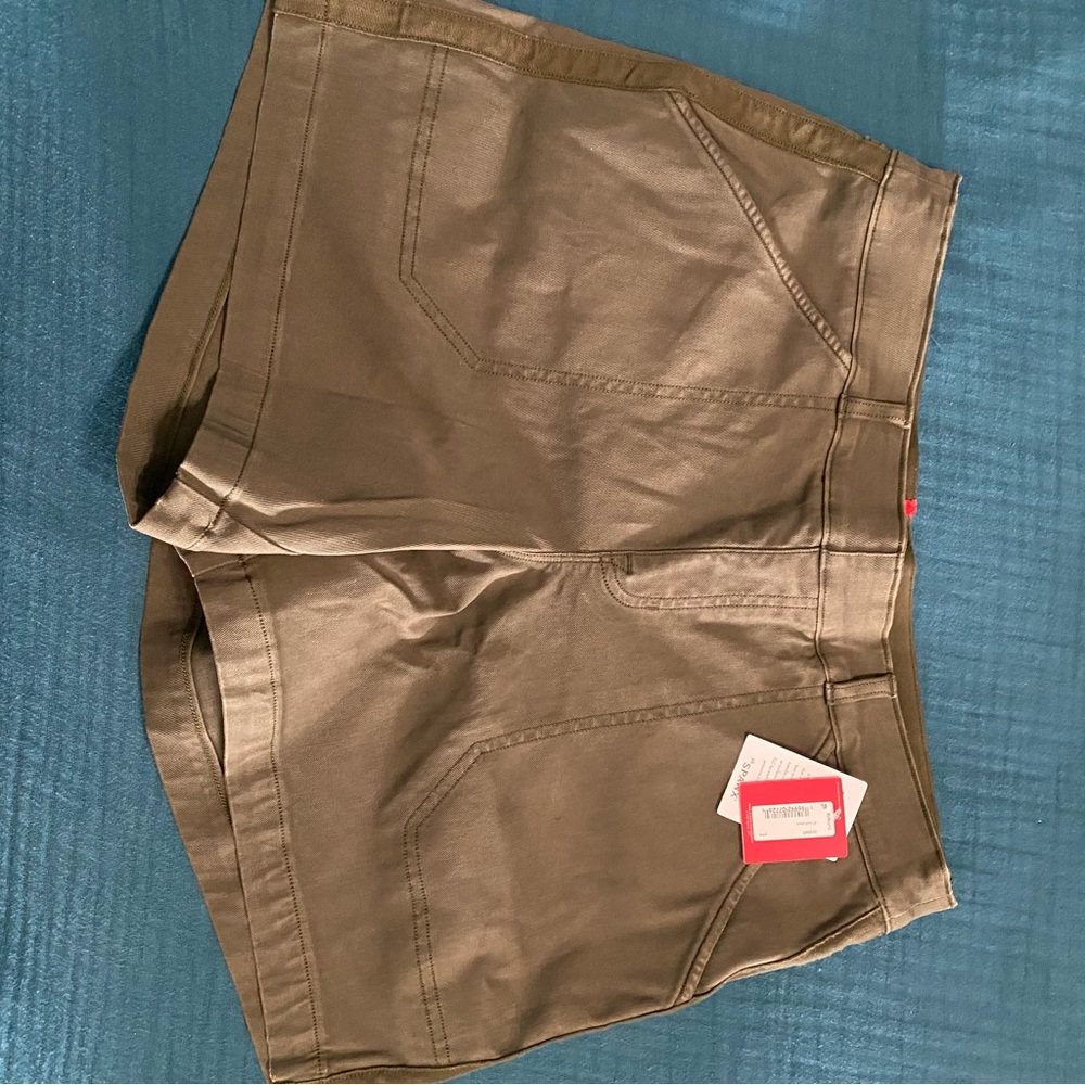 NWT SPANX 6” stretch twill shorts - Picture 3 of 9